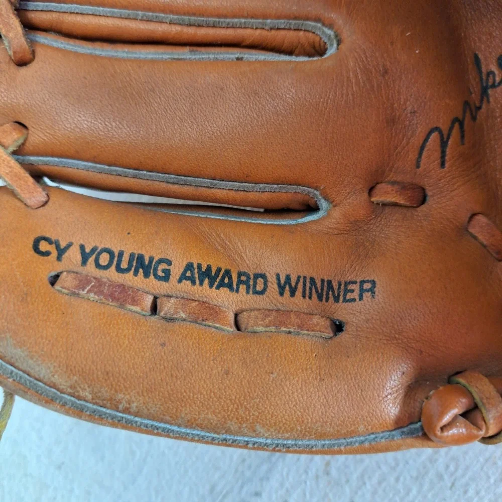 Vintage‎ Wilson A2277 Mike Flanagan Cy Young Winner 10